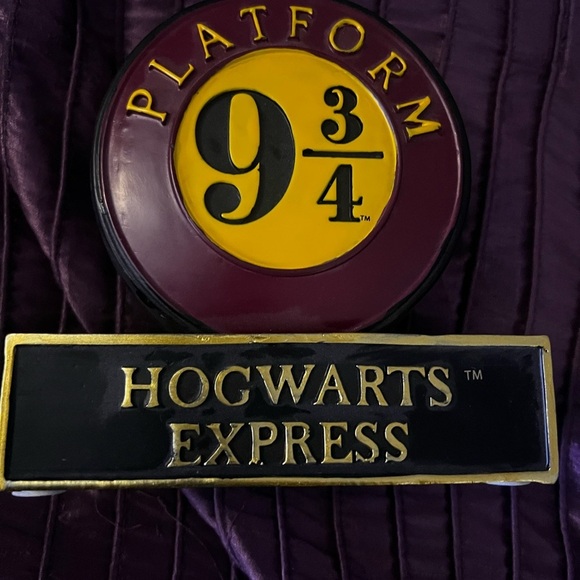 Hogwarts Express Platform 9 3/4 Kids Toy - Picture 5 of 5